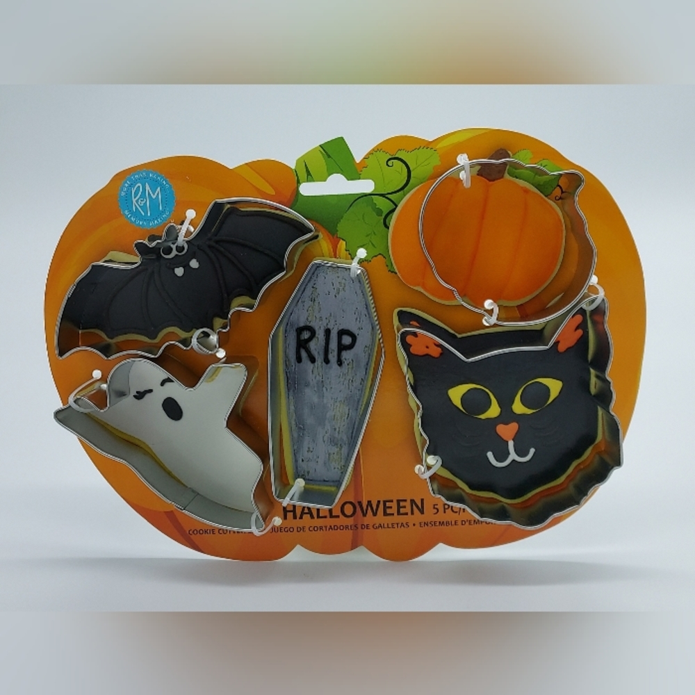 New 5pc. Halloween Cookie Cutters with Sugar Cookie Recipe